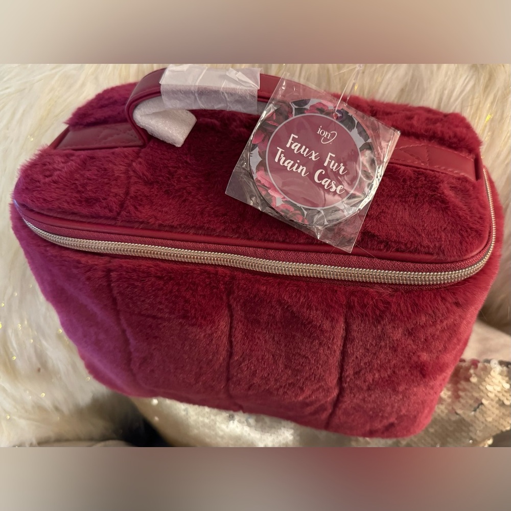Big Cosmetics/Toiletrie Bags Bundle! All New w/Tags! 💋